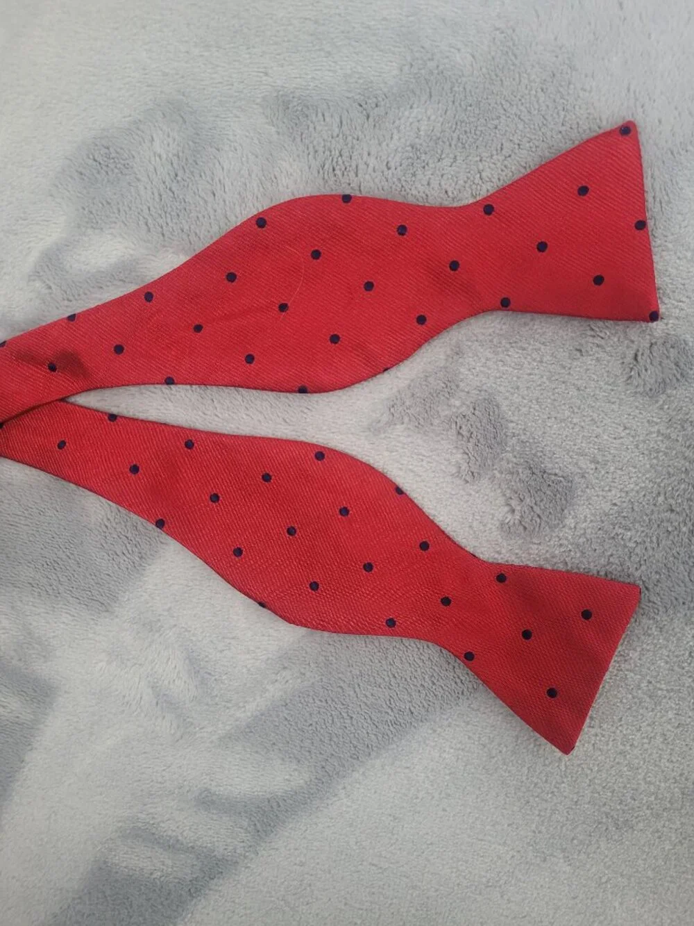 Brooks Brothers Red With Navy Polka Dot Design Self Tie Bow Tie Silk Classic